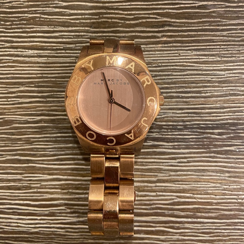 Marc Jacobs rose gold watch